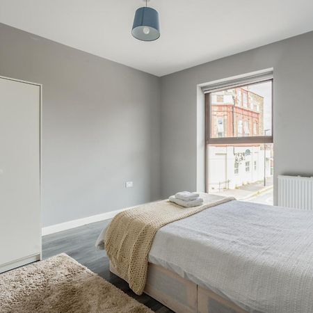 Modern Double Room With Shared Bathroom London Ngoại thất bức ảnh